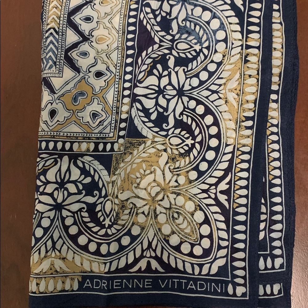 Adrienne Vittadini Square Silk Scarf 34”x34”